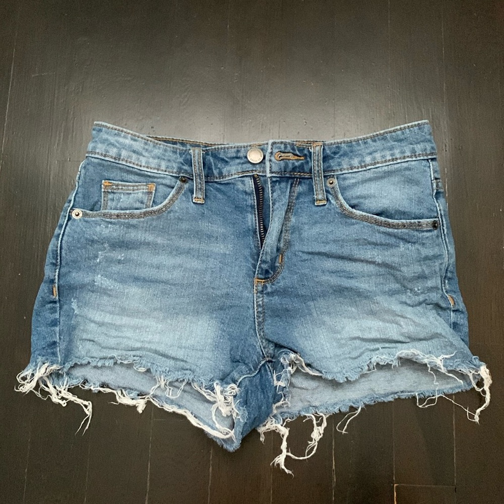 Frayed jean shorts